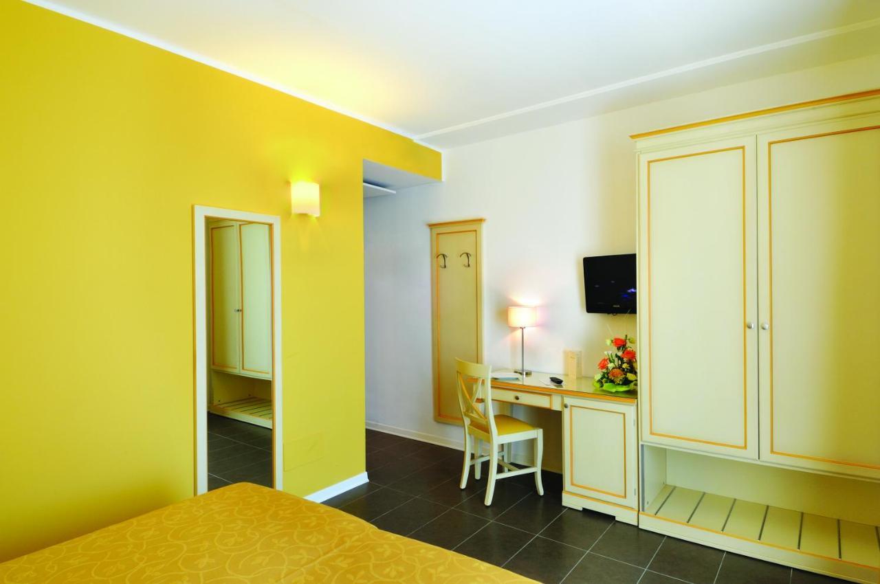 Hotel Stella Marina Сан Винченцо Екстериор снимка